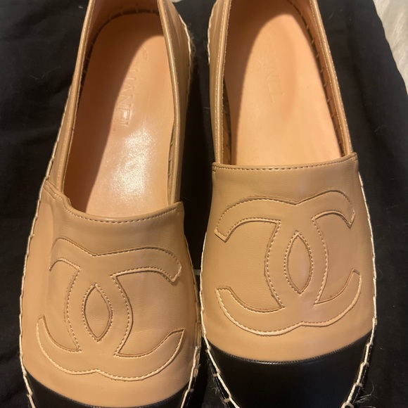 Beautiful two-tone Espadrilles. - Picture 2 of 8